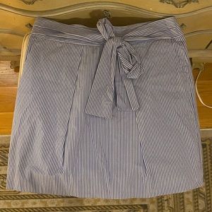 NWT- J.CREW SIZE 10 Blue and White summer skirt tie front, zip up back.